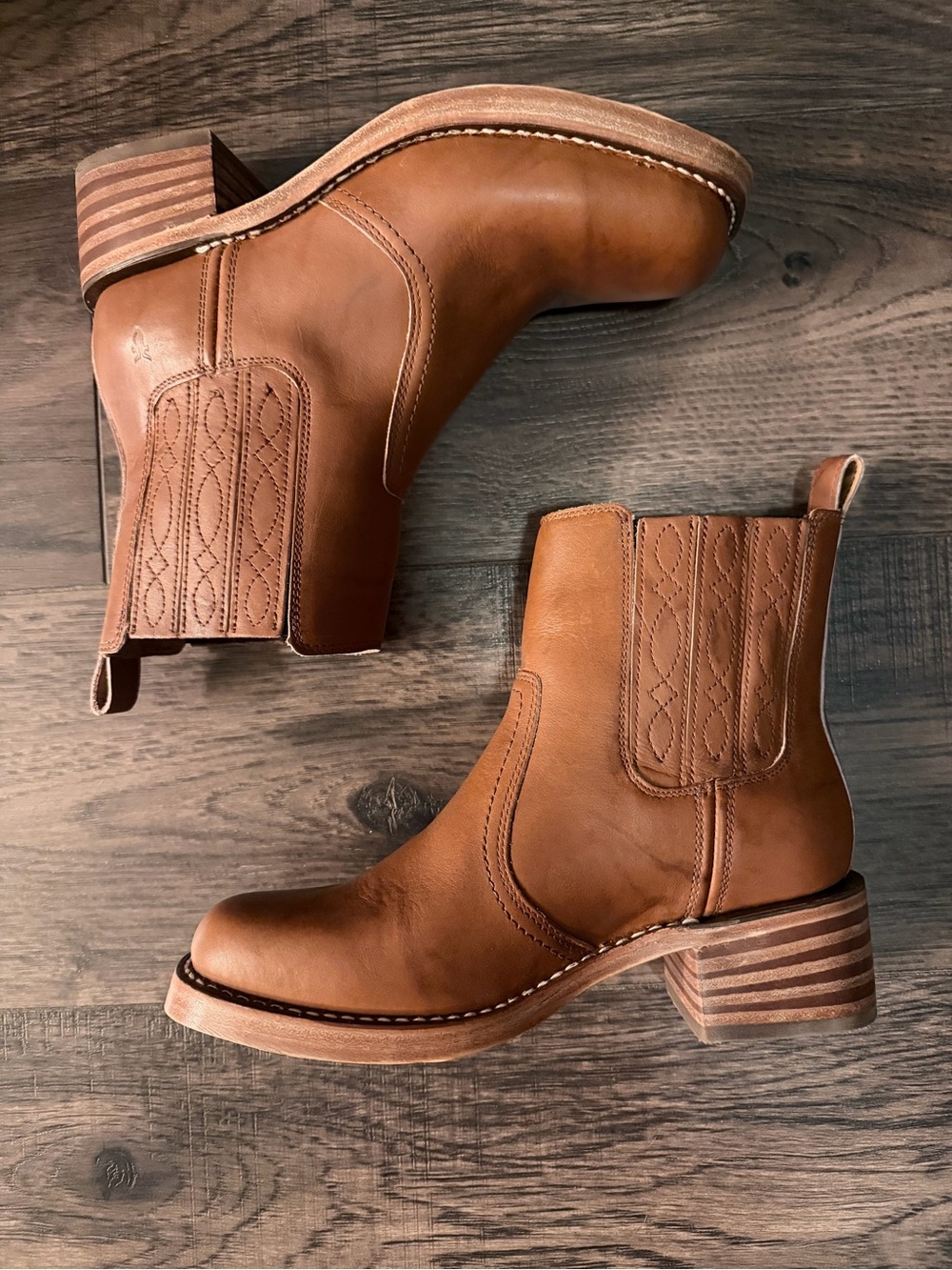 Frye Campus Chelsea Boots in Saddle